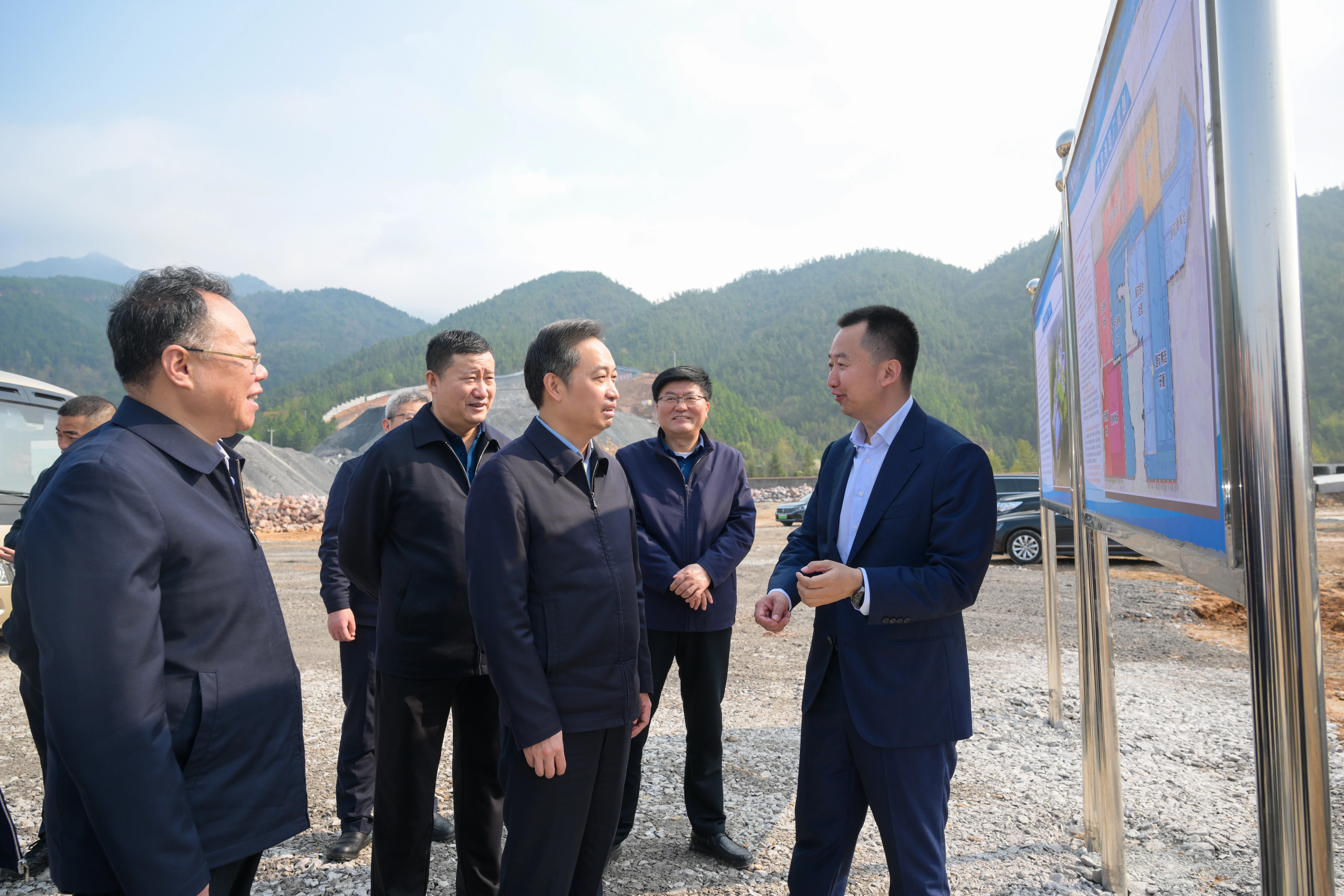 加快项目进度，，，加快全产业链升级 ——郴州市委书记吴巨培调研湖南BEATS官网赫项目建设情况